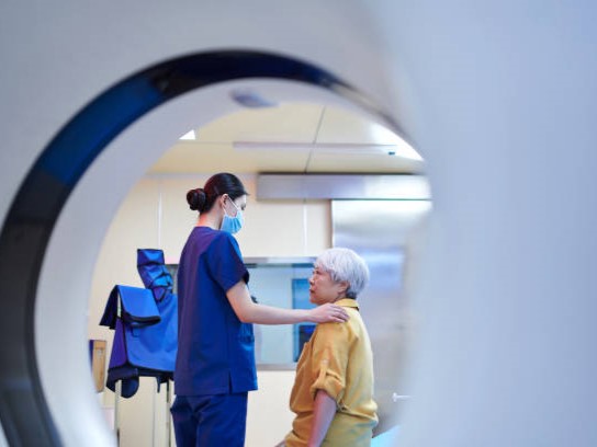 X-Ray Apron Lifespan Explained: Replacement Guidelines for Hospitals and Imaging Centers